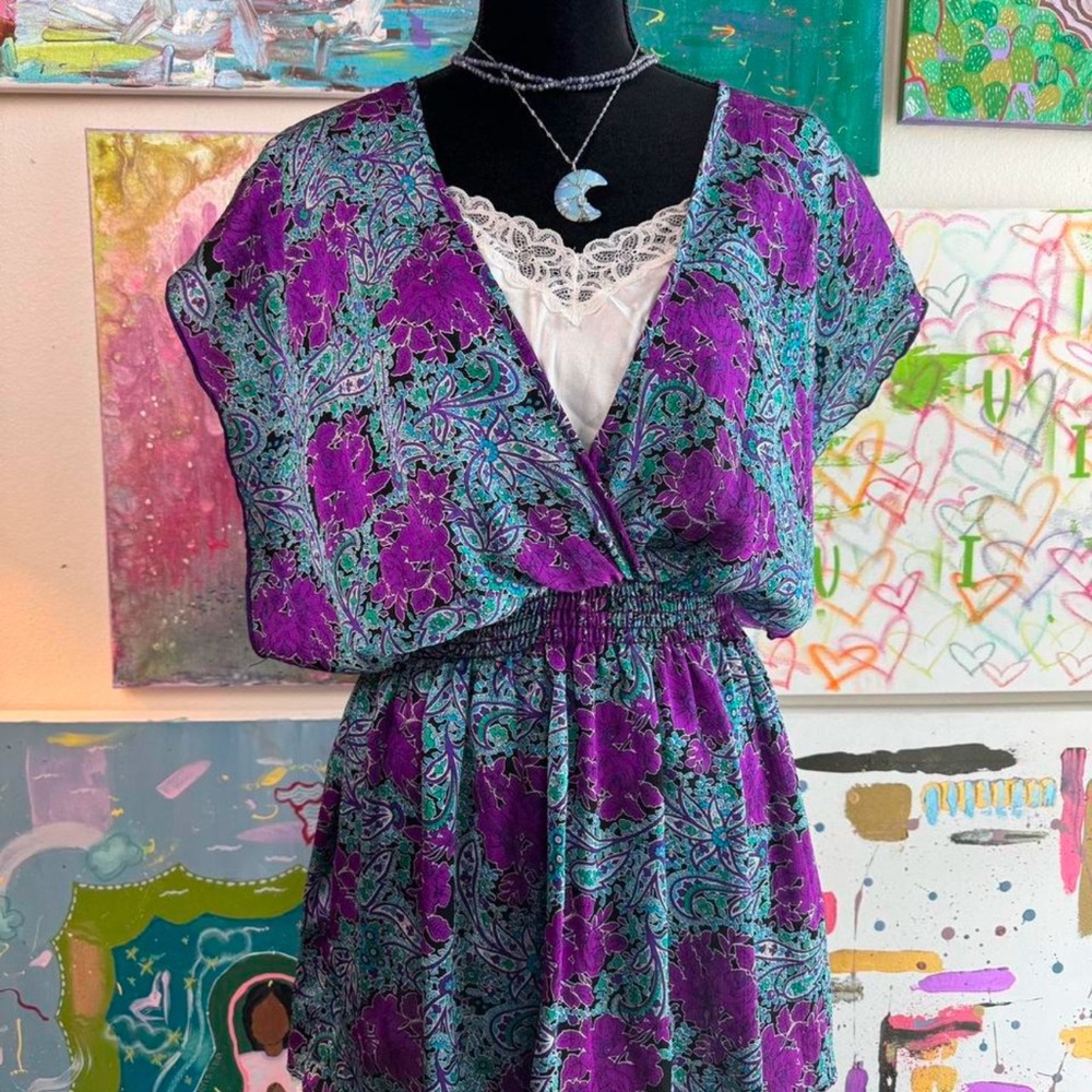 Vintage Forever 21+ Purple Teal Paisley
Top // Tie Back